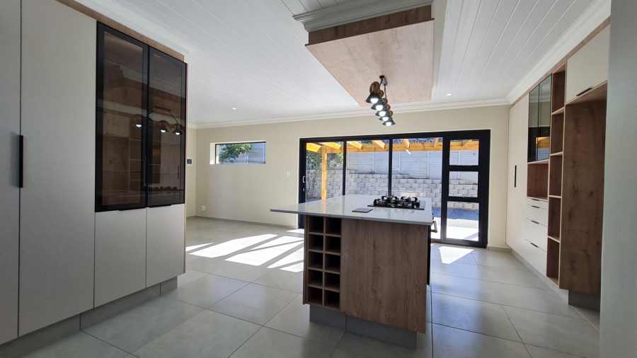 3 Bedroom Property for Sale in Dana Bay Western Cape